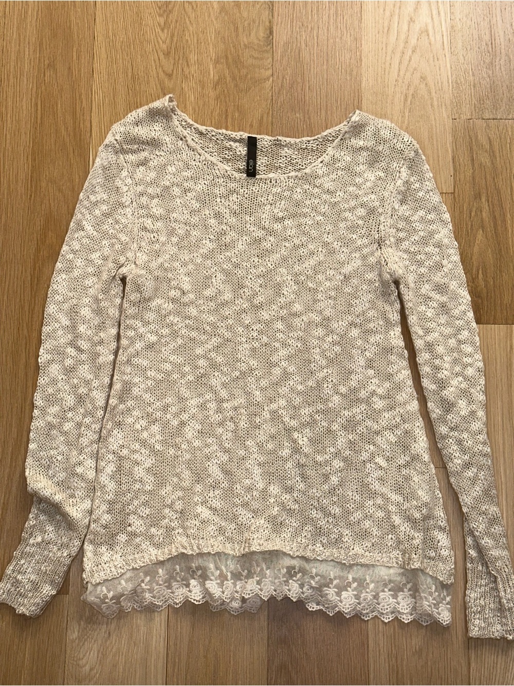 Elan Cream Knit Scoop Neck Sweater with Lace Hem Size Small